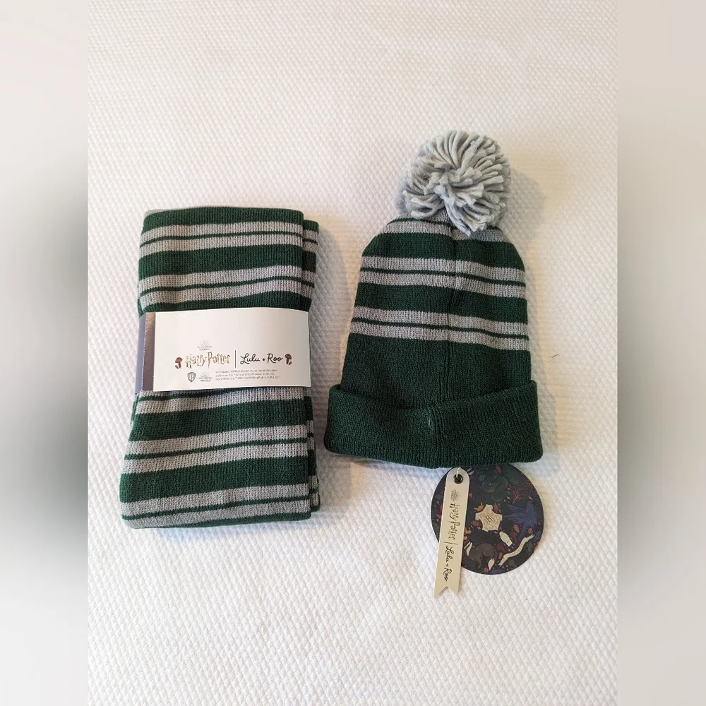 Harry Potter Hat & Scarf Set Gryffindor Slytherin Ravenclaw Hufflepuff Gift sz S